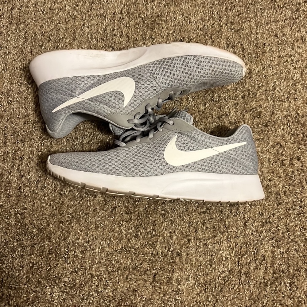 Nike Tanjun